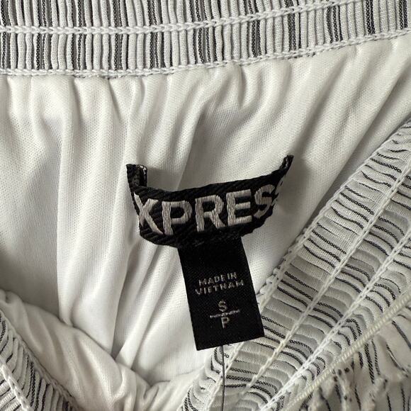 Express Off-Shoulder Dress Size S White & Black Striped NWT - Picture 5 of 9